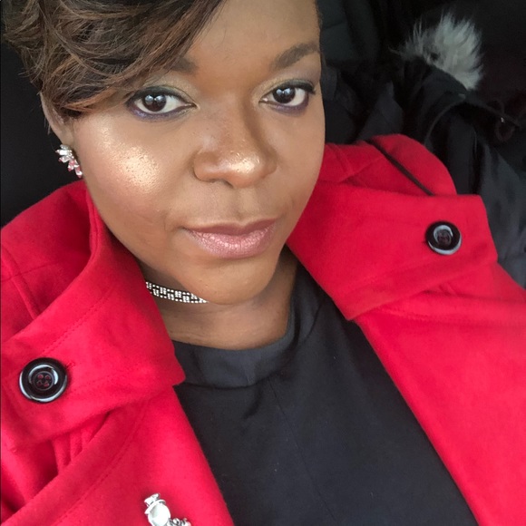 Meet your Posher, Lurline - Picture 1 of 1